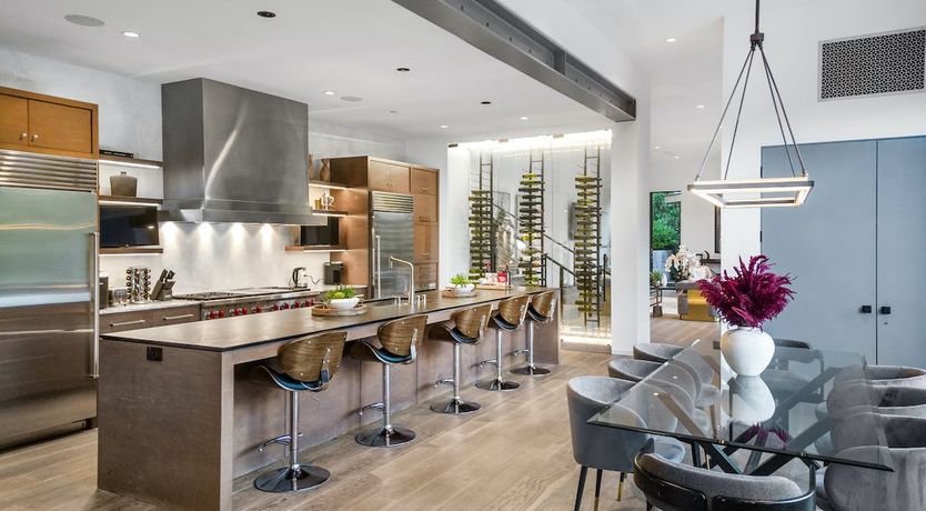 Photo of Contemporary Retreat