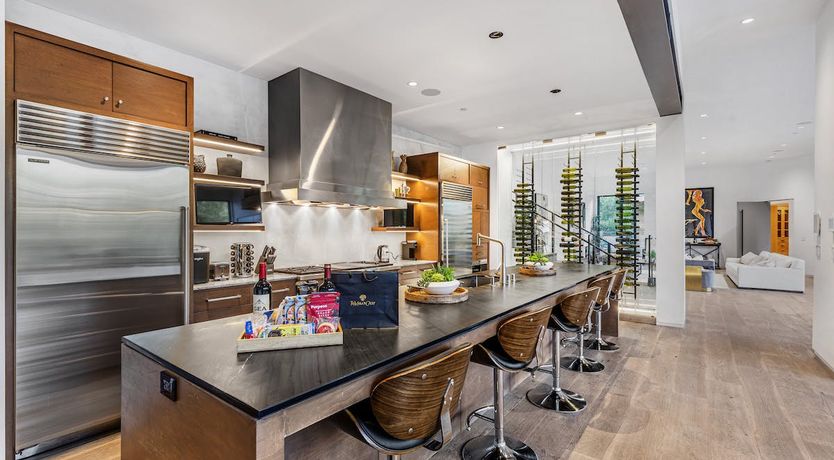 Photo of Contemporary Retreat