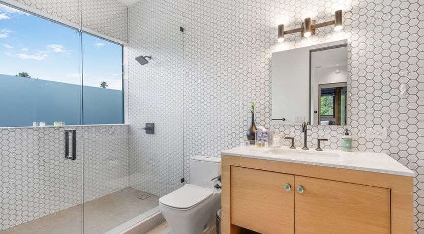 Photo of Contemporary Retreat