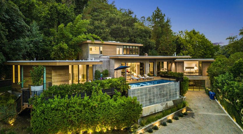 Photo of Contemporary Retreat