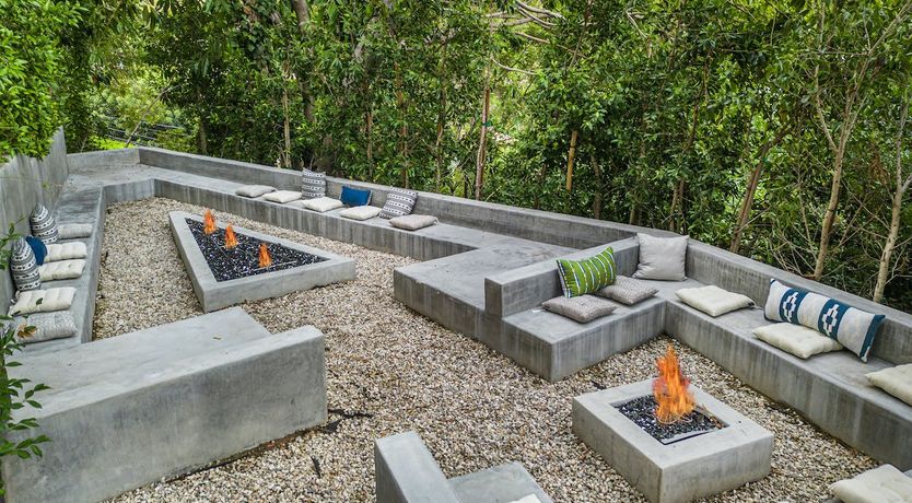 Photo of Contemporary Retreat