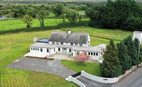 Photo of Contemporary School House