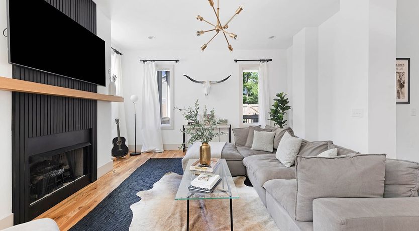 Photo of Country Meets City