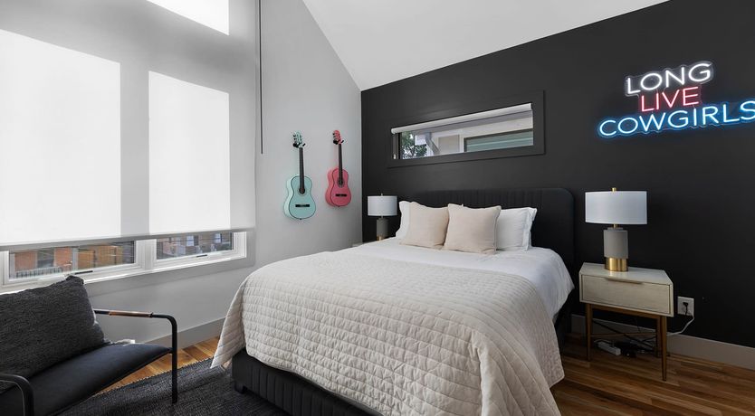 Photo of Country Meets City