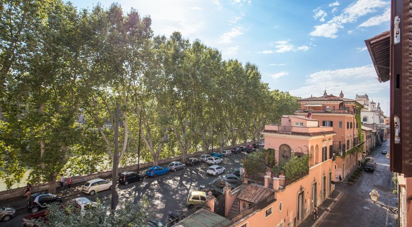 Photo of A Roman Kiss