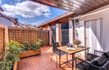 Charming Roman Rooftop Apartment