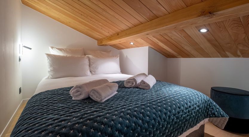 Photo of Snow & Pine