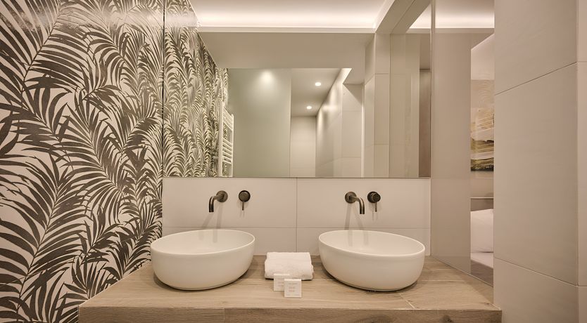 Photo of The Ray of Light