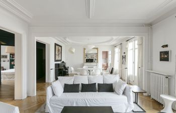 Midnights in Paris Apartment