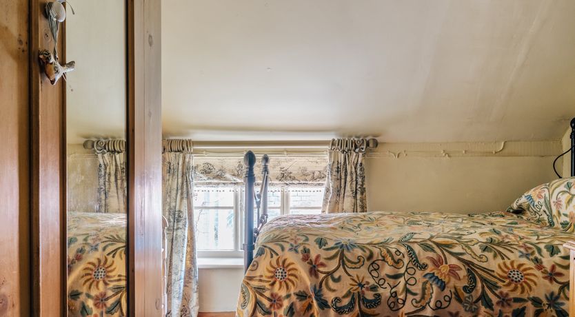 Photo of Jacobean Gem