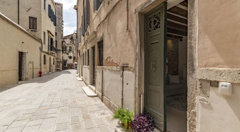 Photo of Venice's Loredan