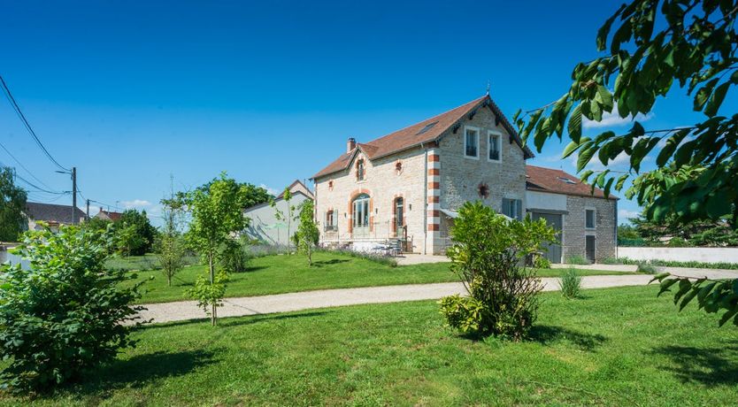 Photo of Between Vineyards & Castles
