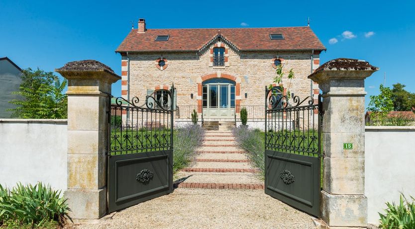 Photo of Between Vineyards & Castles