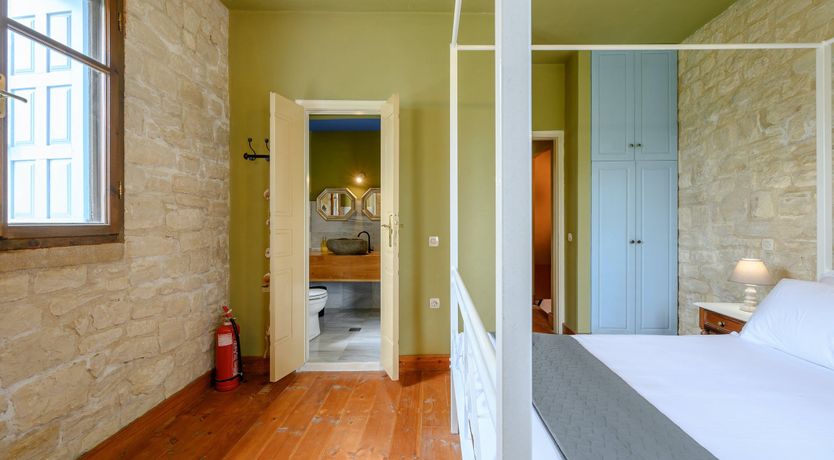 Photo of Lampini Blush