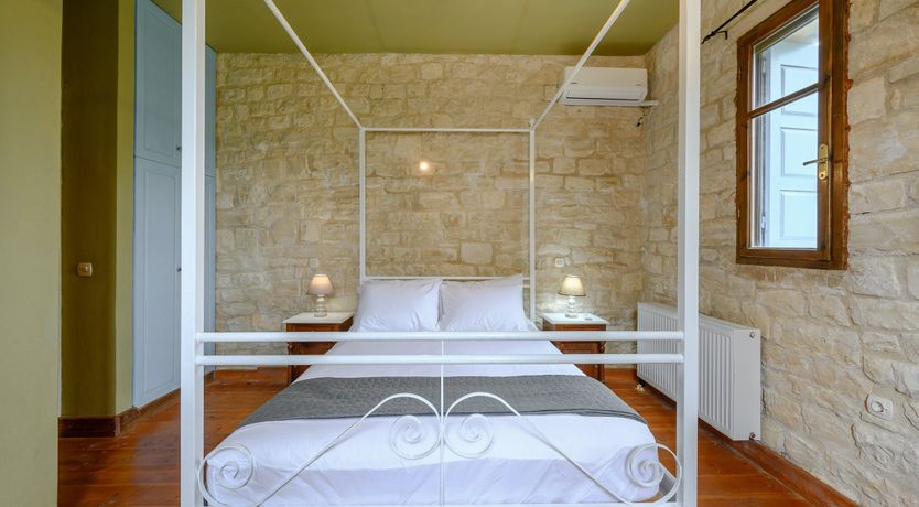 Photo of Lampini Blush