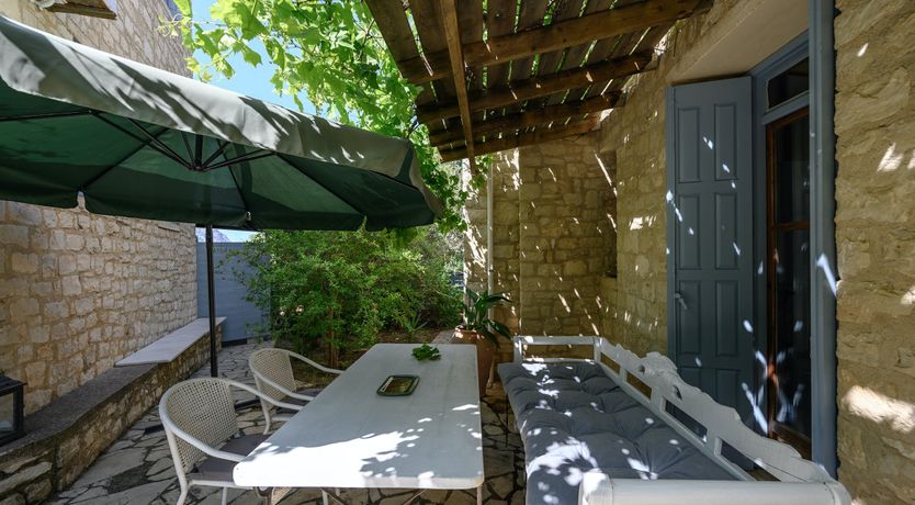 Photo of Lampini Blush