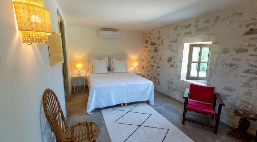 Photo of Grace & Mouries