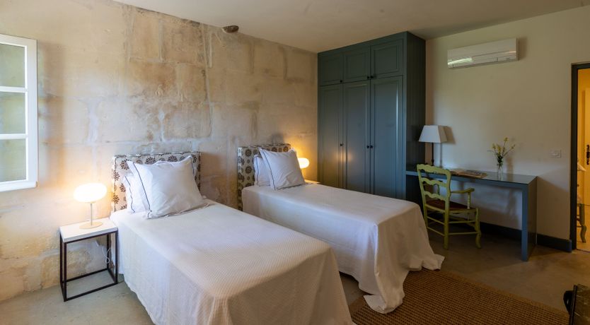 Photo of Grace & Mouries