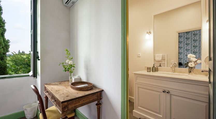 Photo of Grace & Mouries