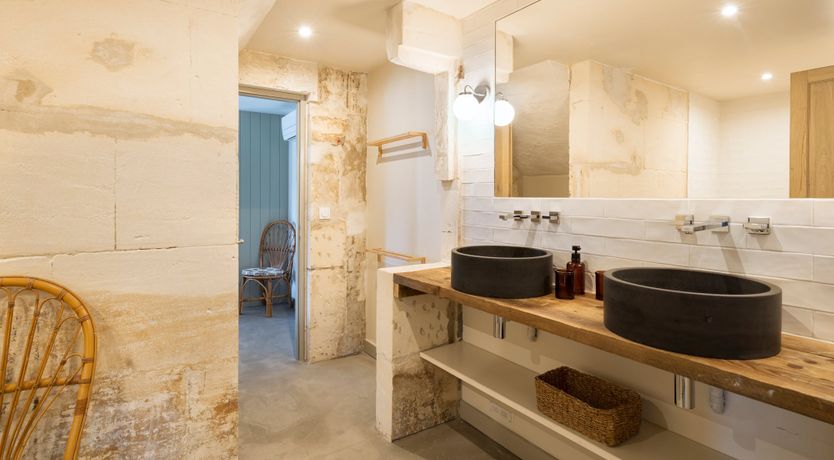 Photo of Grace & Mouries