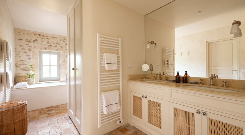 Photo of Grace & Mouries