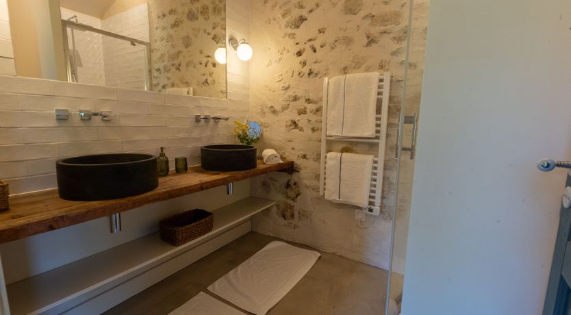 Photo of Grace & Mouries