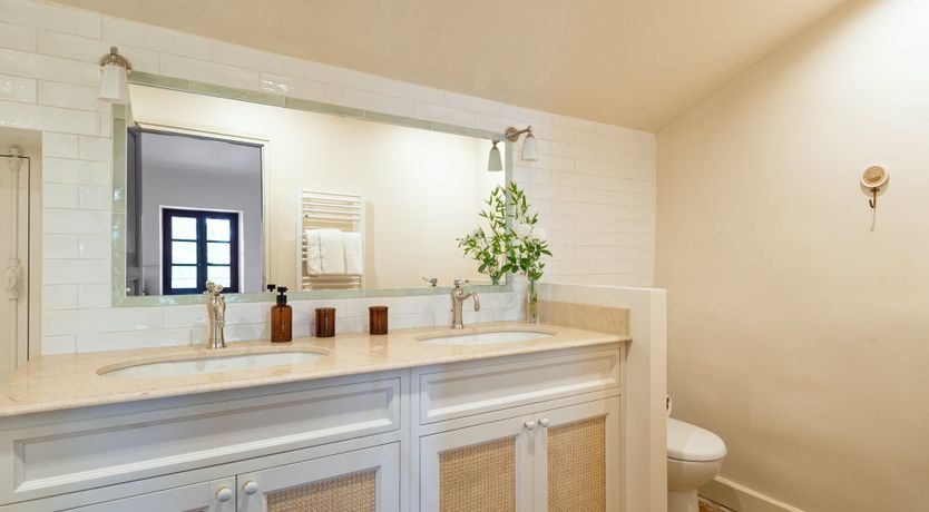 Photo of Grace & Mouries