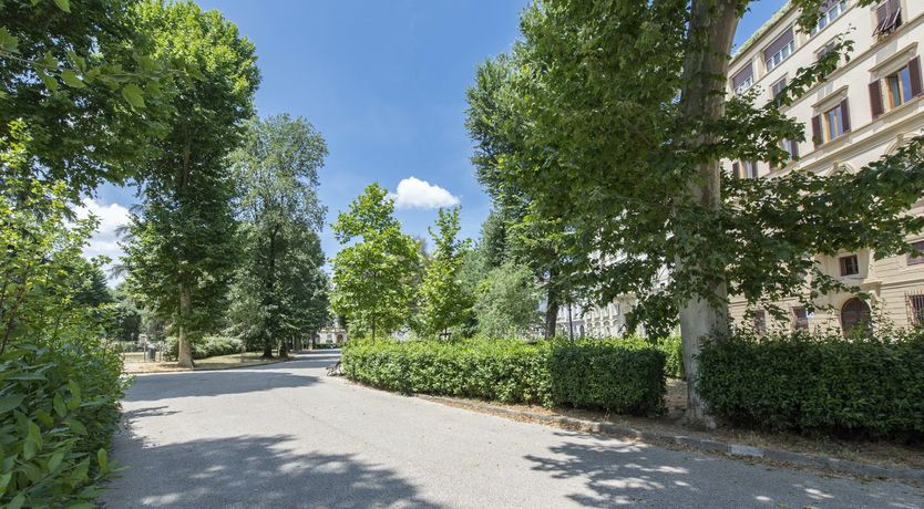 Photo of The Florentine Light