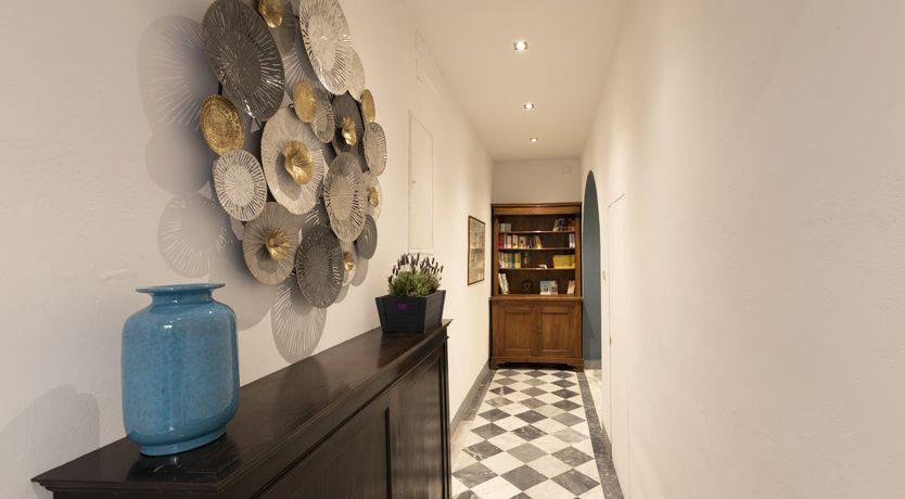 Photo of The Florentine Light