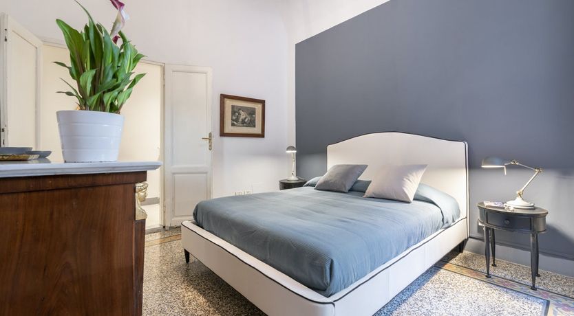 Photo of The Florentine Light