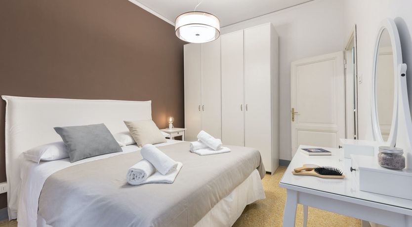 Photo of The Florentine Light