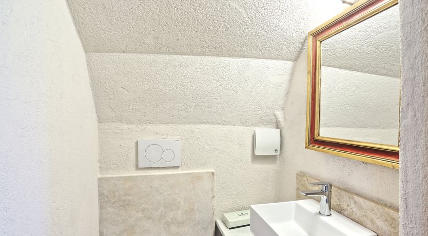 Photo of Groves & Vines