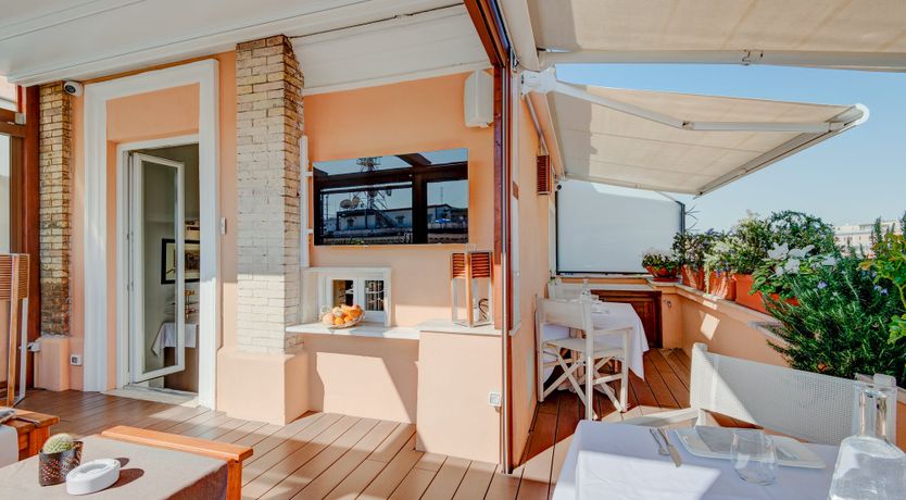 Photo of Opera Glass