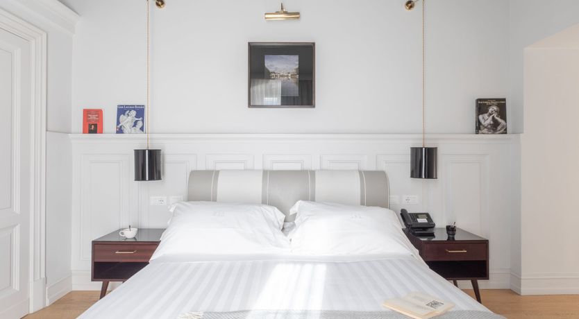 Photo of Opera Glass