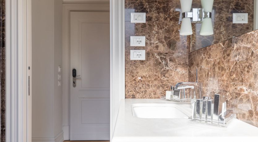 Photo of Opera Glass