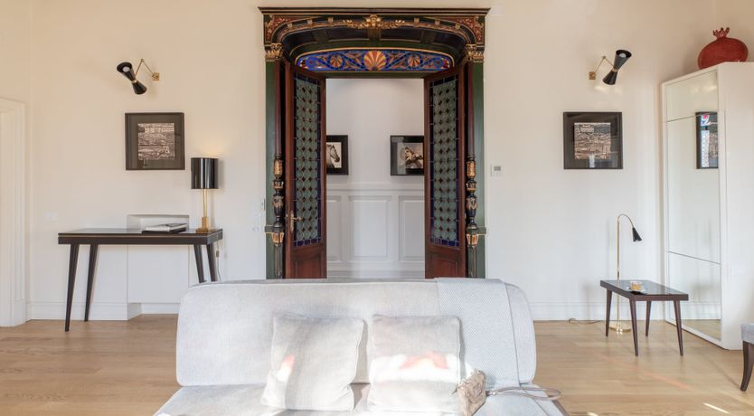 Photo of Opera Glass