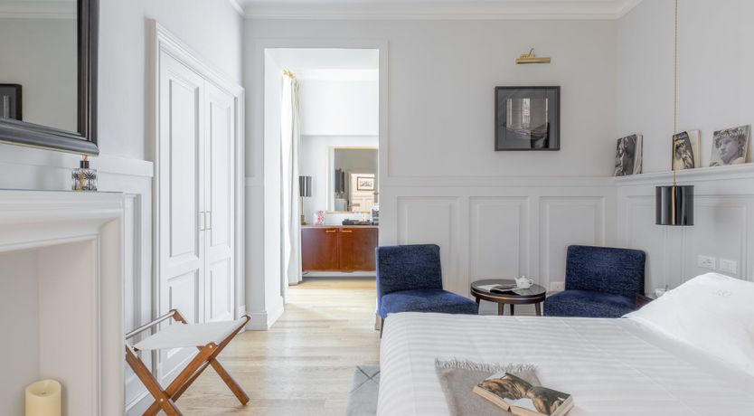 Photo of Opera Glass