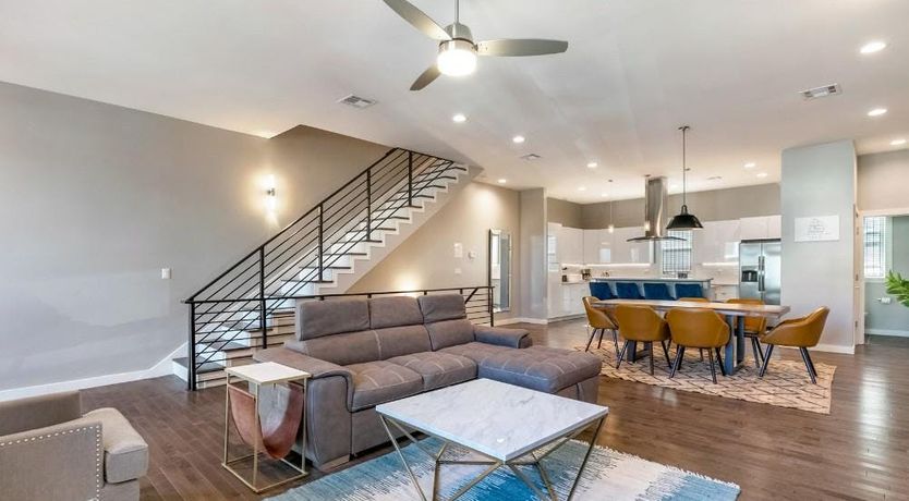 Photo of Drop Me Off in Mid City