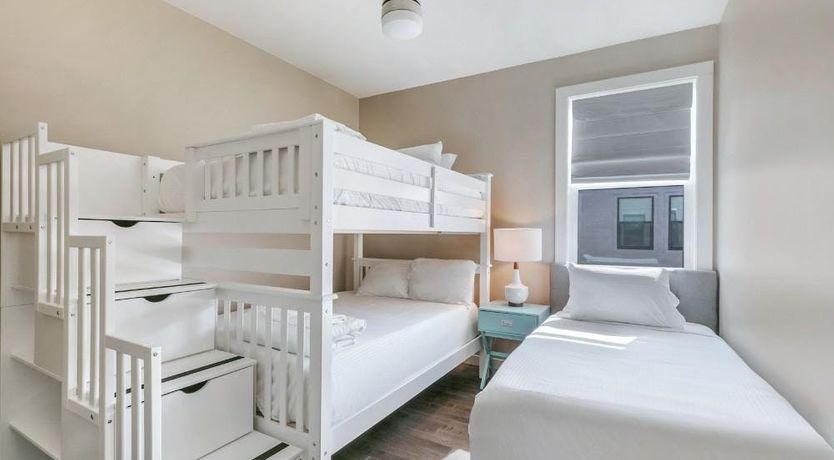 Photo of Drop Me Off in Mid City