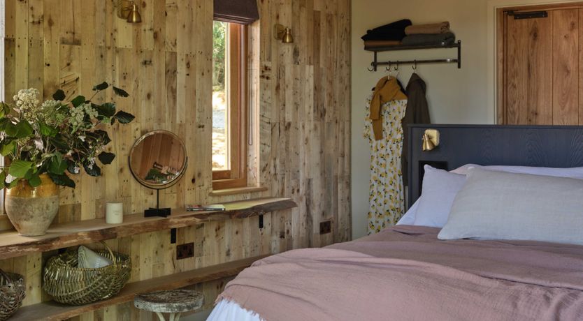 Photo of The Artful Bee