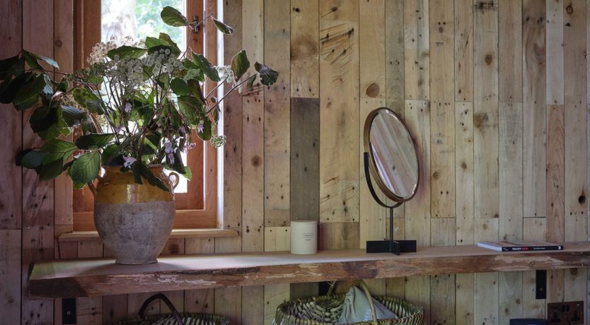 Photo of The Artful Bee