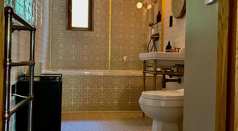 Photo of The Artful Bee