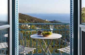 Cycladic Curio Villa