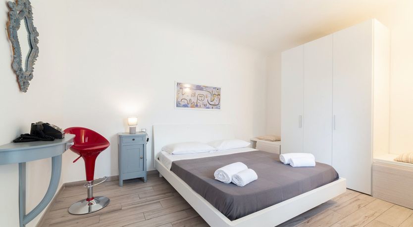 Photo of Florentine Charm