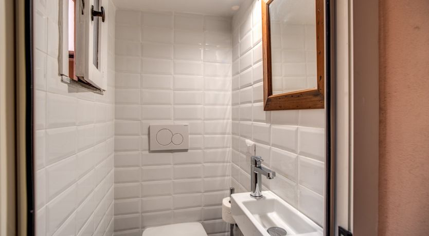 Photo of Roma Retreat