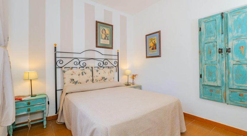 Photo of Olive Echoes