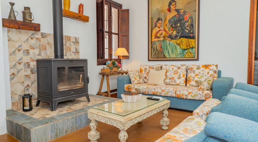 Photo of Olive Echoes