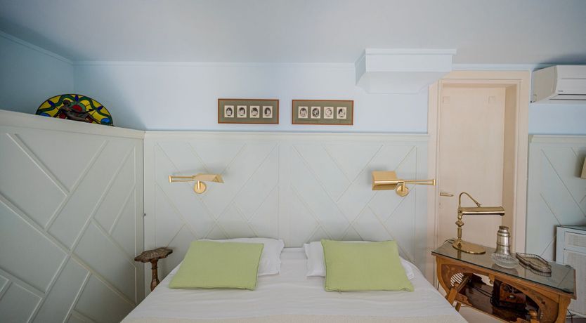 Photo of The Art Connoisseur