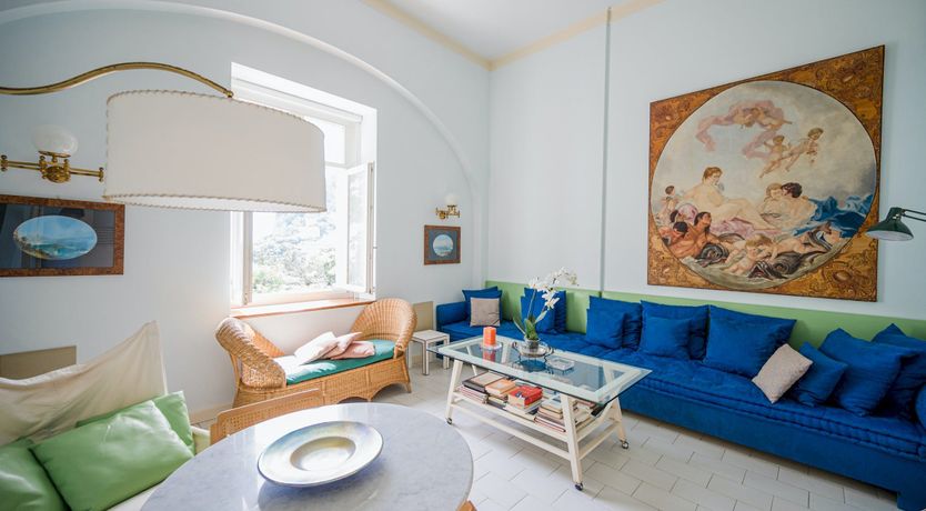 Photo of The Art Connoisseur