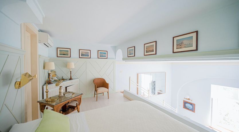 Photo of The Art Connoisseur